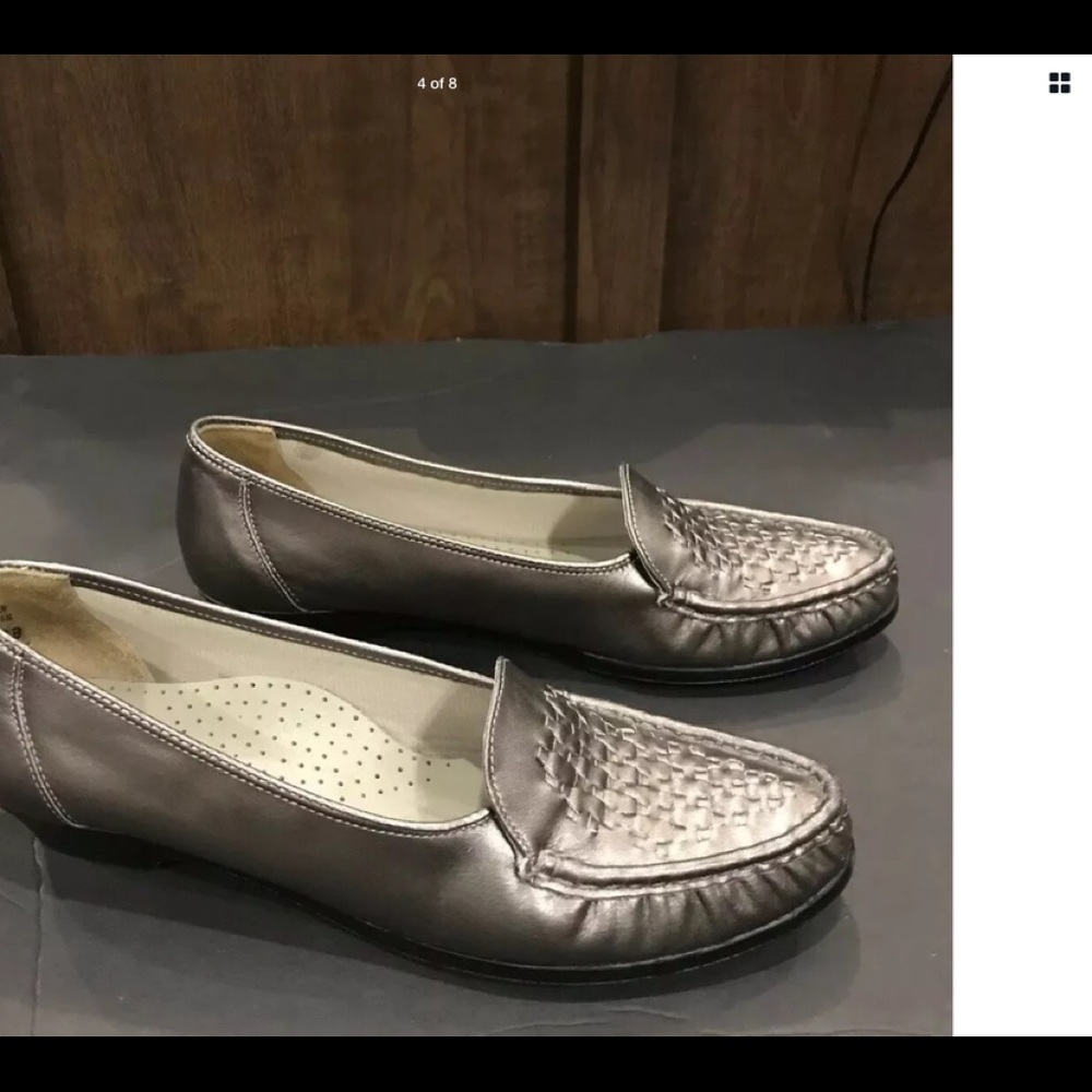 Softspots NEW Pewter Metallic Loafers Sz 9.5N